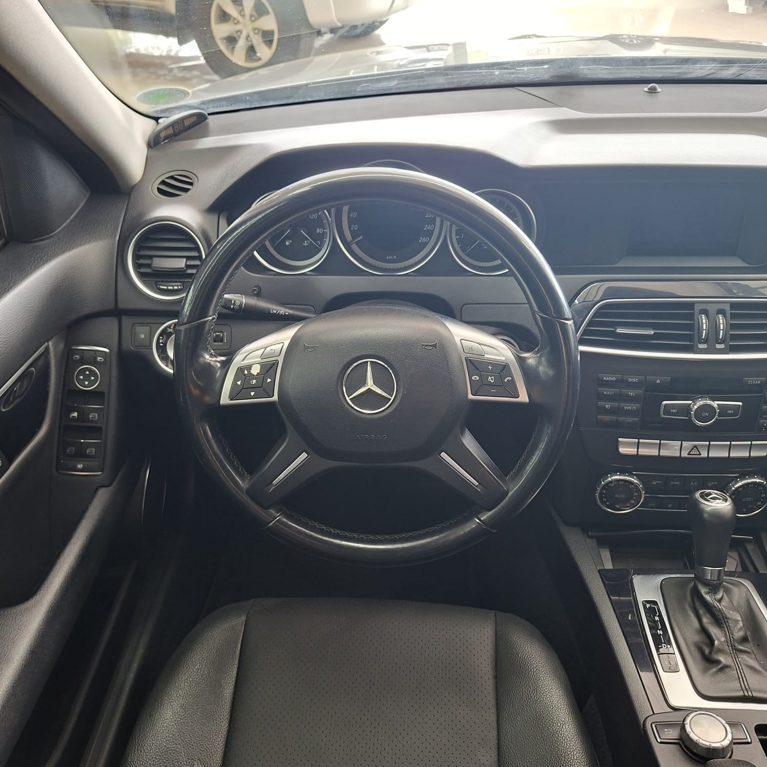 MERCEDES-BENZ C-180 CLASSIC 2012 - Imagem 11