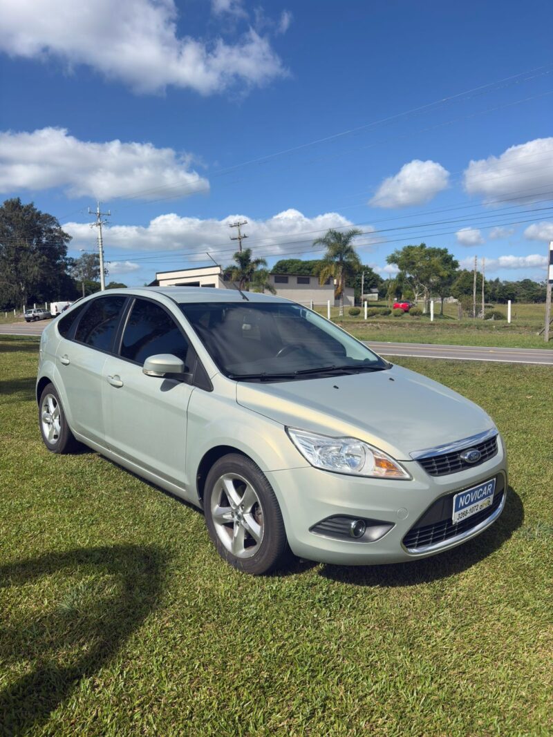 Focus 1.6 GLX