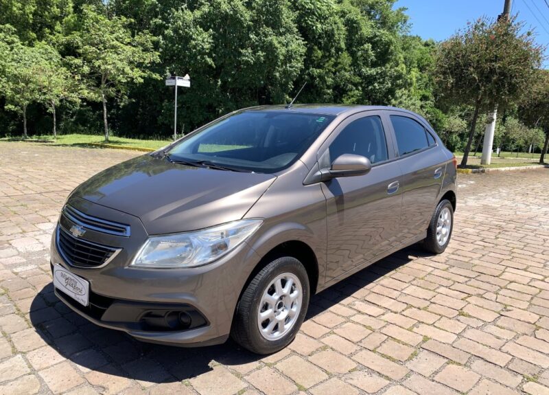 Onix 1.0 LT